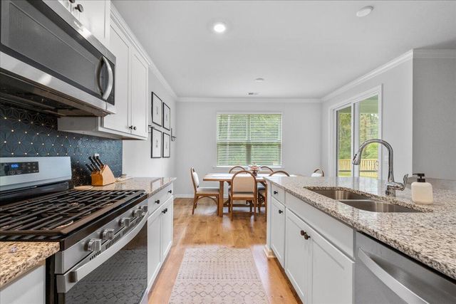 402 Oak View Way, Summerville, SC 29483