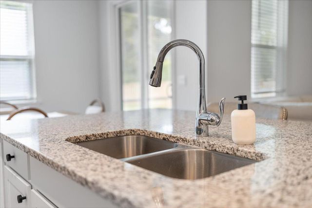 402 Oak View Way, Summerville, SC 29483