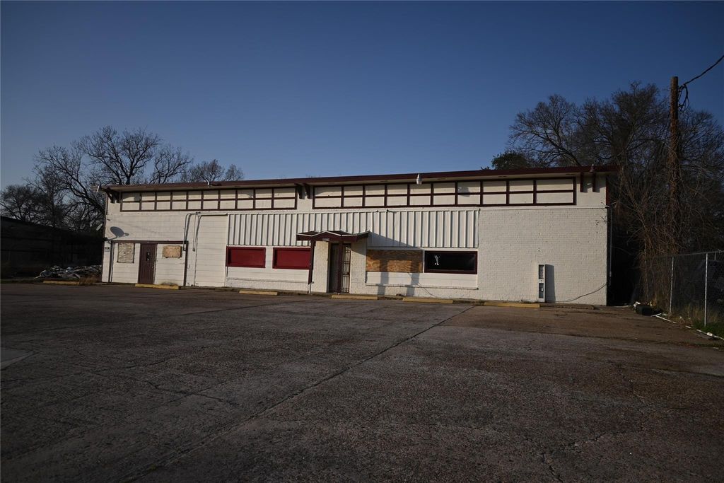 4609 Laura Koppe Road, Houston, TX 77016