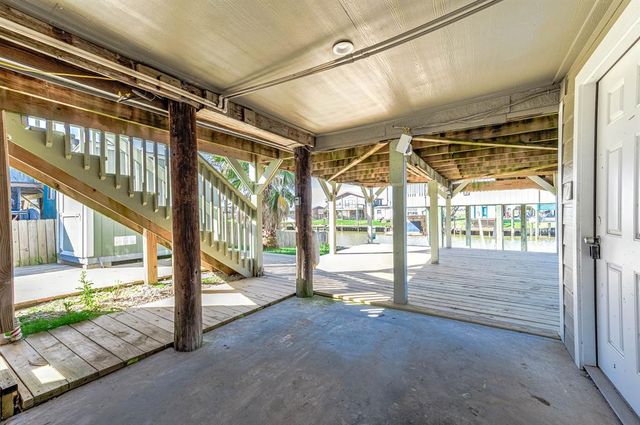 1092 County Road 209, Sargent, TX 77414