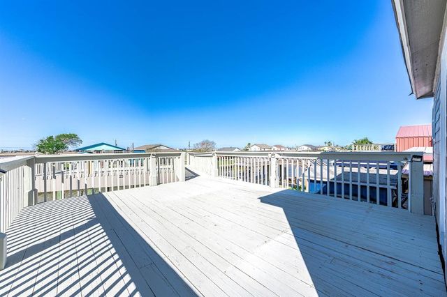 1092 County Road 209, Sargent, TX 77414