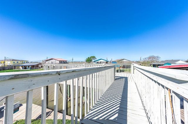 1092 County Road 209, Sargent, TX 77414