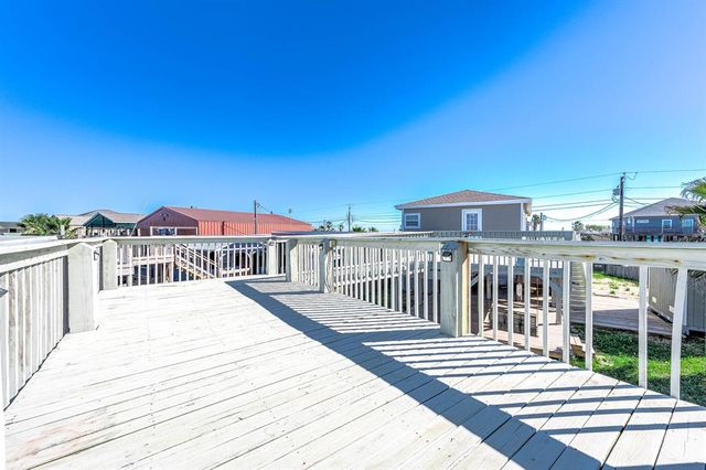1092 County Road 209, Sargent, TX 77414