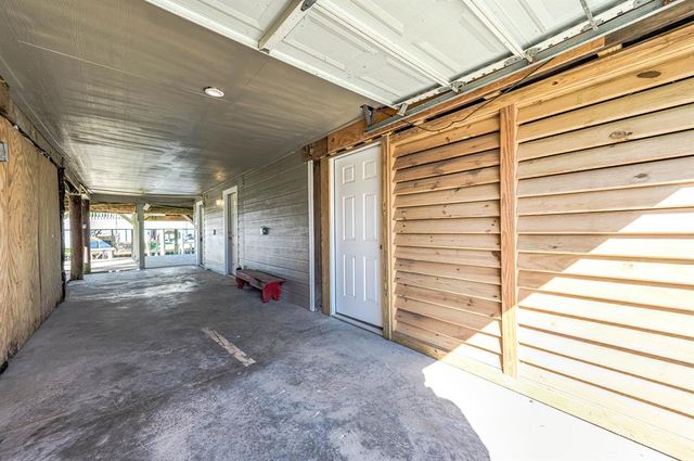 1092 County Road 209, Sargent, TX 77414