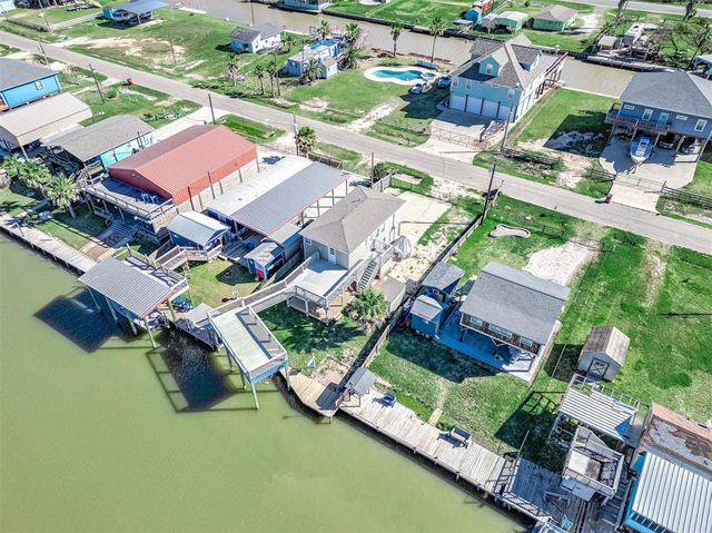 1092 County Road 209, Sargent, TX 77414