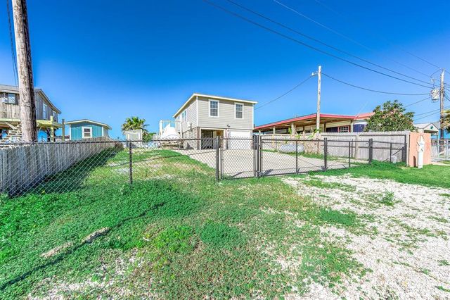 1092 County Road 209, Sargent, TX 77414