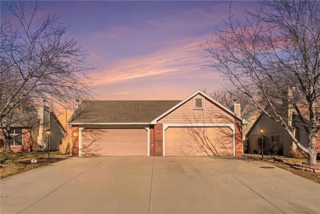 4624 Hearthside Drive, Lawrence, KS 66049