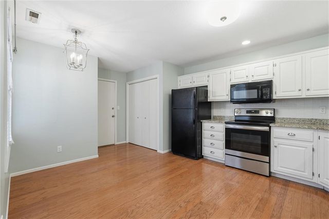 4624 Hearthside Drive, Lawrence, KS 66049