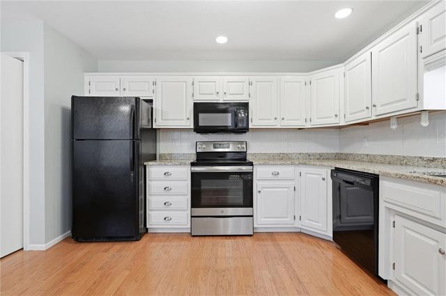 4624 Hearthside Drive, Lawrence, KS 66049