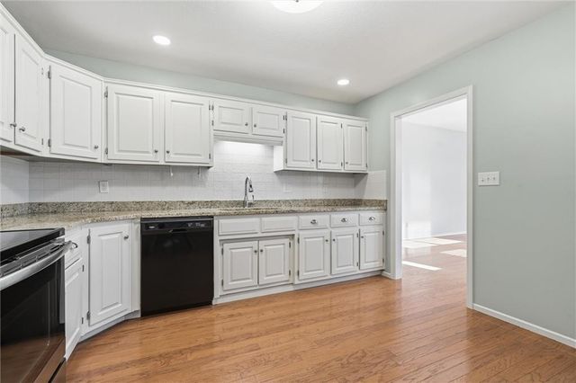 4624 Hearthside Drive, Lawrence, KS 66049