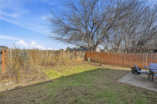 4624 Hearthside Drive, Lawrence, KS 66049