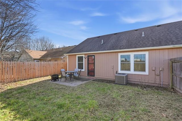 4624 Hearthside Drive, Lawrence, KS 66049