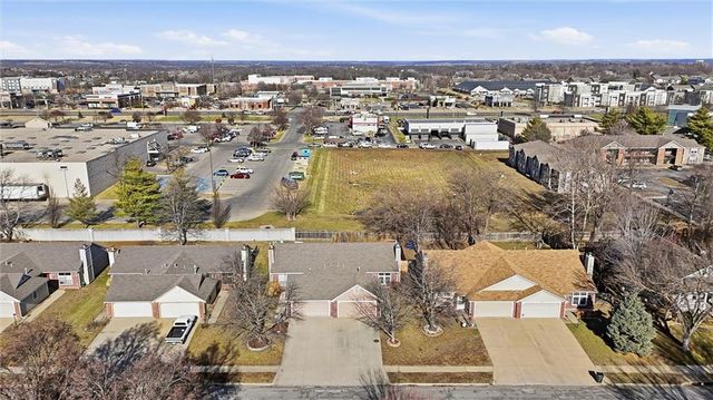 4624 Hearthside Drive, Lawrence, KS 66049