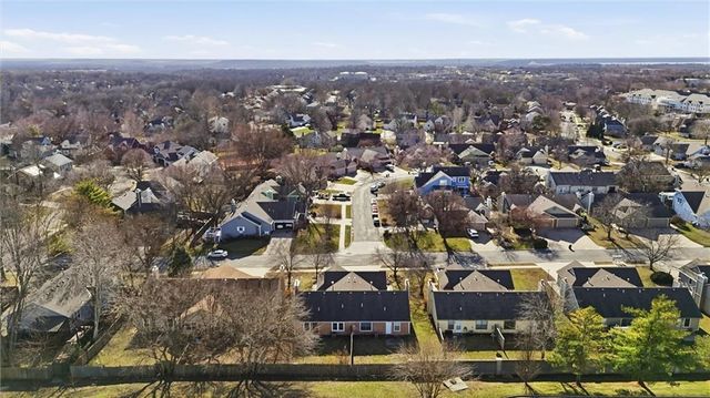 4624 Hearthside Drive, Lawrence, KS 66049