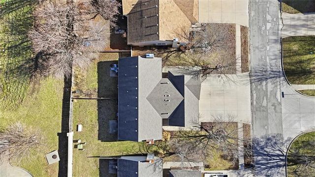 4624 Hearthside Drive, Lawrence, KS 66049