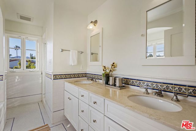 2644 Armstrong Avenue, Los Angeles, CA 90039