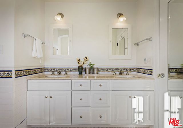 2644 Armstrong Avenue, Los Angeles, CA 90039