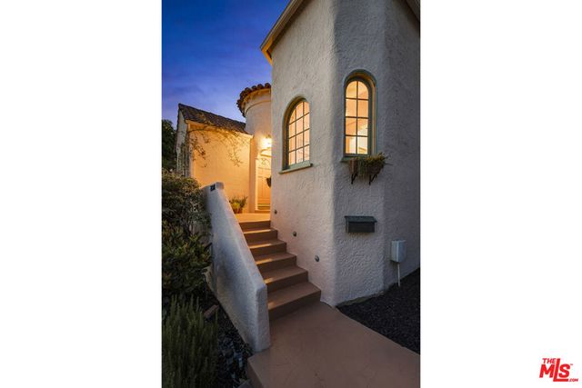 2644 Armstrong Avenue, Los Angeles, CA 90039