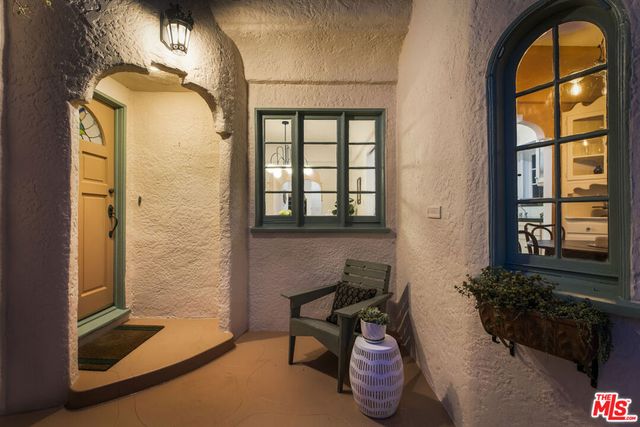 2644 Armstrong Avenue, Los Angeles, CA 90039