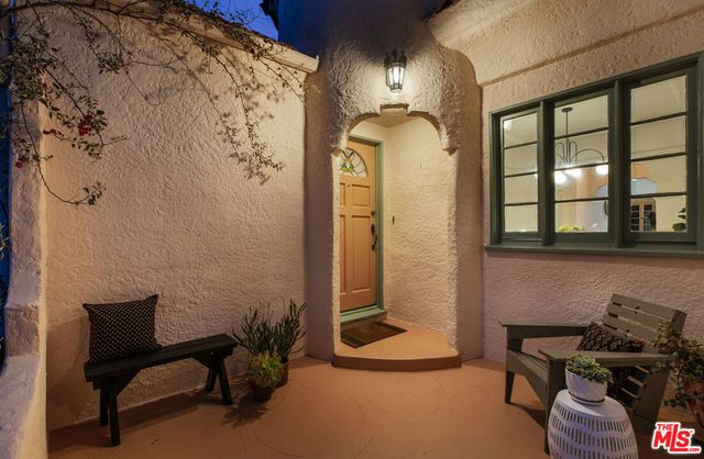 2644 Armstrong Avenue, Los Angeles, CA 90039
