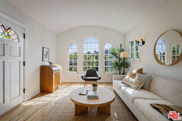 2644 Armstrong Avenue, Los Angeles, CA 90039