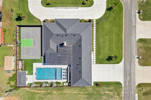 627 Louisiana Street, Jones, OK 73049