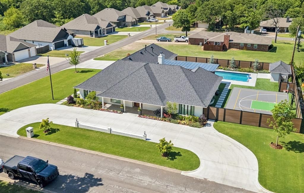 627 Louisiana Street, Jones, OK 73049