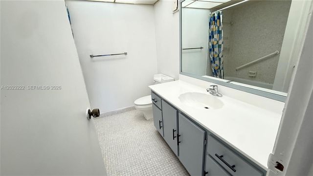 240 Lakeview Dr 306, Weston, FL 33326