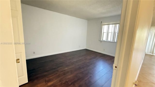 240 Lakeview Dr 306, Weston, FL 33326