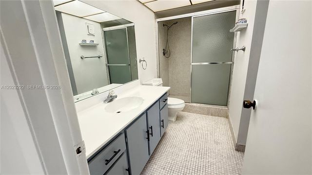 240 Lakeview Dr 306, Weston, FL 33326