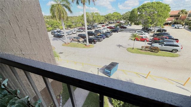 240 Lakeview Dr 306, Weston, FL 33326