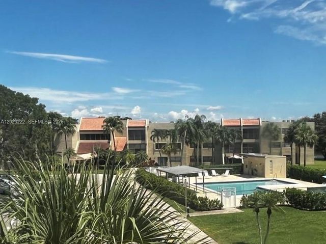 240 Lakeview Dr 306, Weston, FL 33326