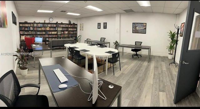 240 Lakeview Dr 306, Weston, FL 33326