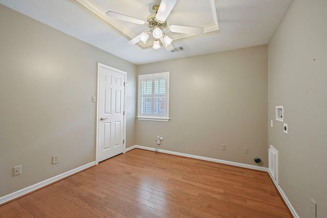 717 Willow Loop, College Station, TX 77845