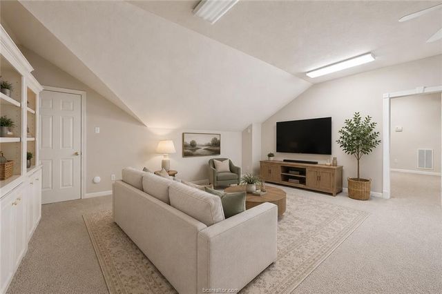 717 Willow Loop, College Station, TX 77845