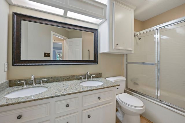 717 Willow Loop, College Station, TX 77845