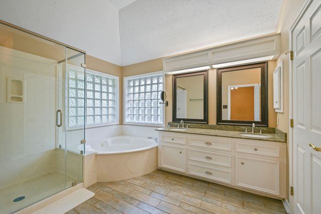 717 Willow Loop, College Station, TX 77845