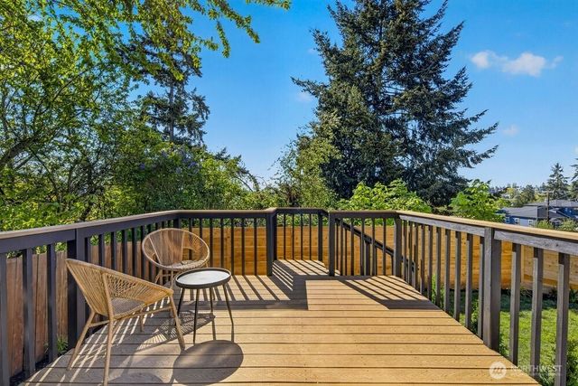 5639 3rd Avenue NW, Seattle, WA 98107