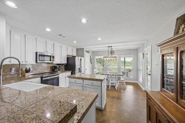 1791 Fm 2434, Weimar, TX 78962