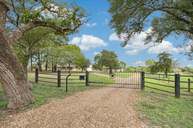 1791 Fm 2434, Weimar, TX 78962