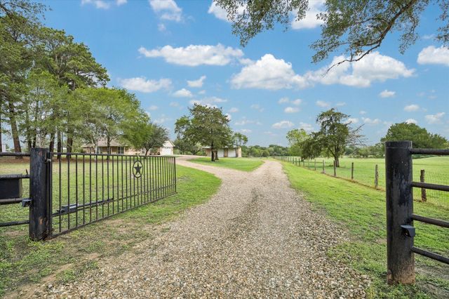 1791 Fm 2434, Weimar, TX 78962