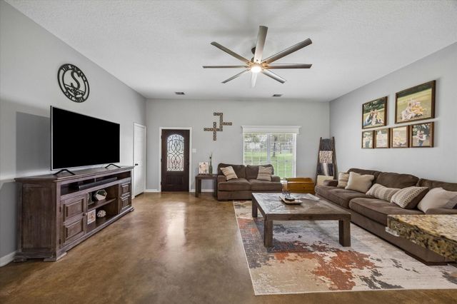 1791 Fm 2434, Weimar, TX 78962