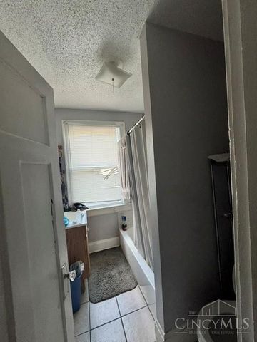 229 Dorchester Avenue, Cincinnati, OH 45219