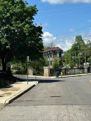 229 Dorchester Avenue, Cincinnati, OH 45219