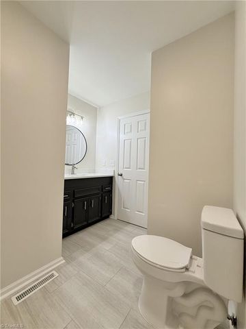 133 Columbine Drive 118, Winston-salem, NC 27106