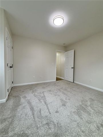 133 Columbine Drive 118, Winston-salem, NC 27106