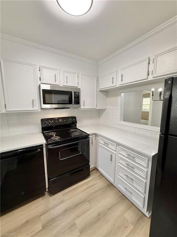 133 Columbine Drive 118, Winston-salem, NC 27106