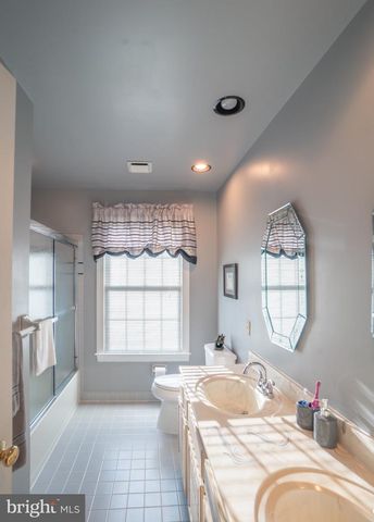1066 N KIMBLES RD, Yardley, PA 19067