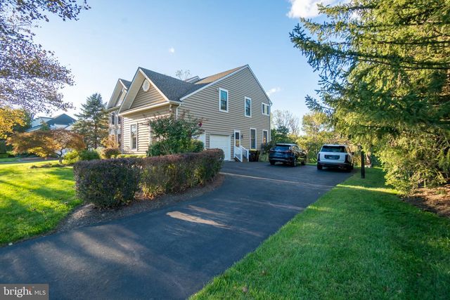 1066 N KIMBLES RD, Yardley, PA 19067