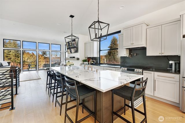 4224 NE 124th Street, Seattle, WA 98125